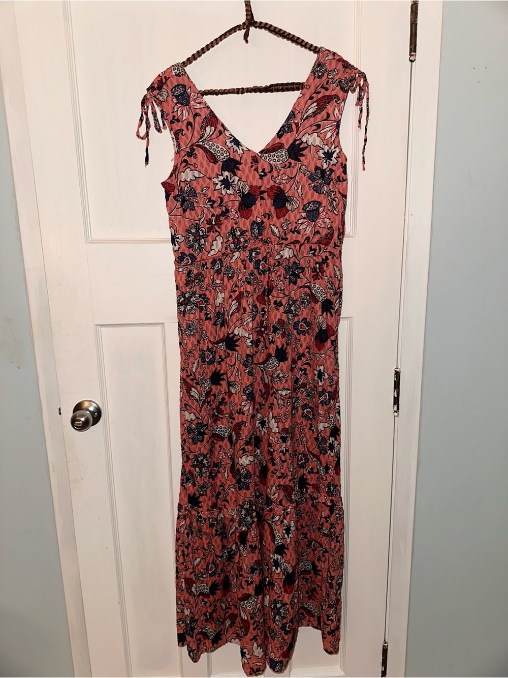 ⭐️ Coral Floral Maxi Dress no tag maybe cotton 17”PTP